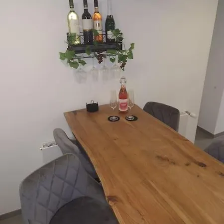 شقة Zur Froehlichkeit Altertheim