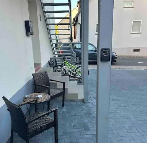 Zur Fröhlichkeit