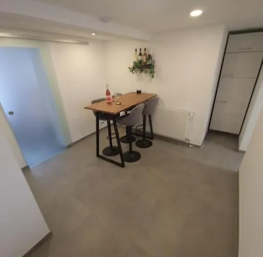Zur Froehlichkeit Lejlighed *